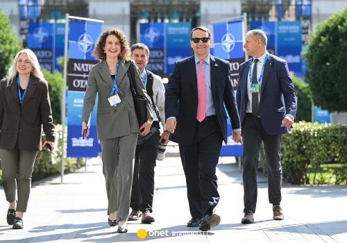 Radosław Sikorski na szczycie NATO zapowiada ważną konferencję