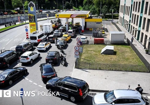 Rosjanom doskwierają niedobory paliwa – ale czy Kreml zmieni kurs?