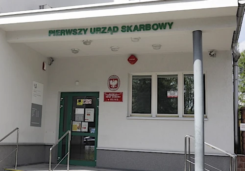 Zatrzymanie pracowników skarbówki. Sprzedawali informacje przestępcom