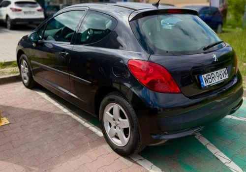 Posiadacze aut elektrycznych są na nich wściekli. Blokują i płacą 5 tys. zł