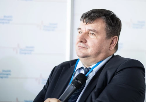 Jawność wynagrodzeń i limit 240 zł za godzinę: ekspert ostrzega przed skutkami dla kolejek