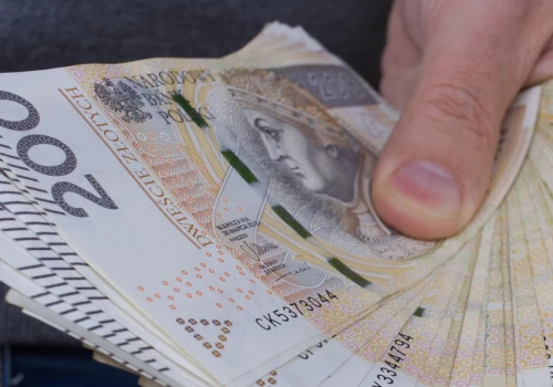Praca od zaraz za nawet 12 tys. zł i płatne szkolenie. Jest jeszcze jeden duży atut