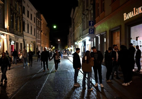 Kraków wydłuża nocną prohibicję. Od 1 września alkoholu nie kupisz od godz. 22