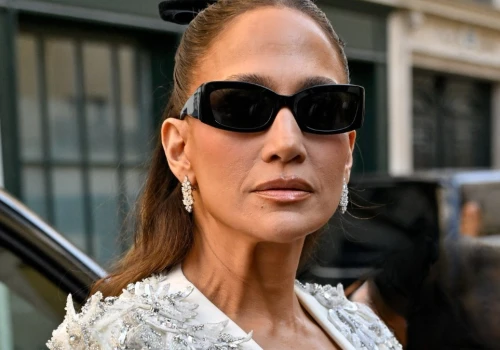 J.Lo. brylowała na pokazie. Takie fryzury nosiłyśmy w latach 80. i 90.