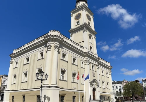 Urzędnicy zadowoleni ze skrócenia czasu pracy. Najtrudniej jest w sezonie urlopowym