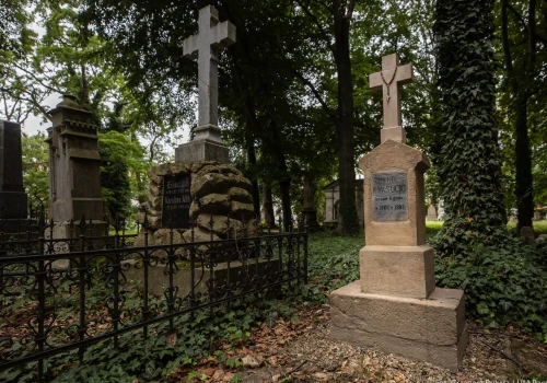 Ocalmy pamięć Cmentarza Starego. Zarząd Zieleni Miejskiej prosi mieszkańców o archiwalne zdjęcia