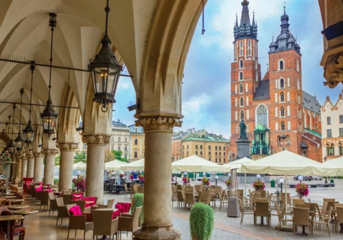 Kraków zaostrza nocną prohibicję. Sklepy tracą, sprzedaż w gastronomii rośnie