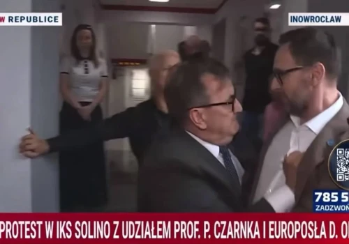 Szokujące sceny w Inowrocławiu. Prezes Solino szarpał europosła PiS. WIDEO