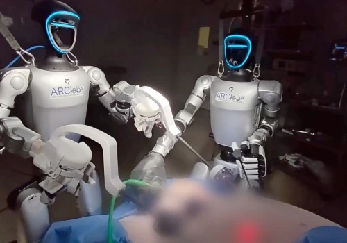 Humanoidalne roboty na sali operacyjnej
