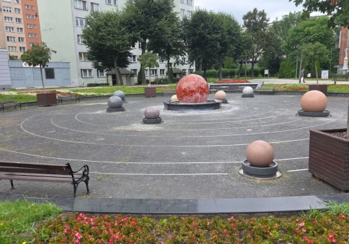 Tarnowskie fontanny nadal w naprawie. Kiedy popłynie z nich woda?