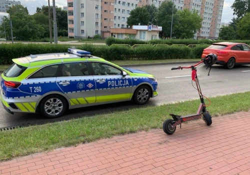 Pijany 16-latek na hulajnodze jechał ulicą pod prąd