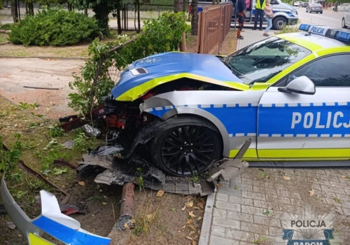 Policyjny słynny Mustang rozbity! W służbie był niespełna 4 miesiące