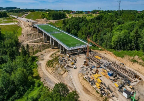 Podkarpacki majstersztyk nad głębokim jarem. Estakada ES-17 połączyła brzegi, długa jak dwa boiska