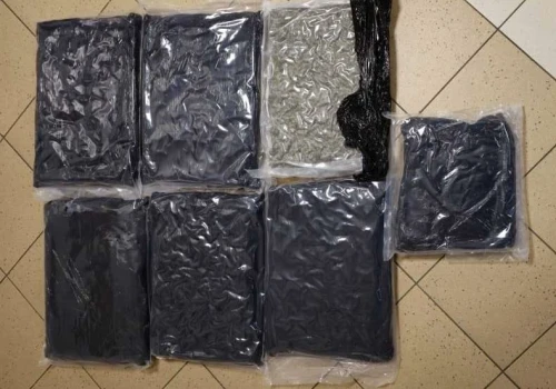 Przemycał kilogramy narkotyków w paczkach kurierskich. Młody Kielczanin jest już w rękach policjantów