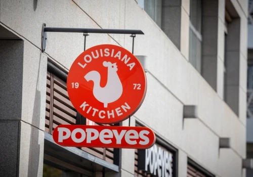 Popeyes zadebiutował w kolejnym mieście. Roczny zapas kanapek dla najbardziej wytrwałych
