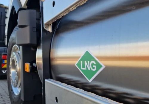 85 nowych ciągników na LNG dla jednego przewoźnika – co stoi za taką decyzją?