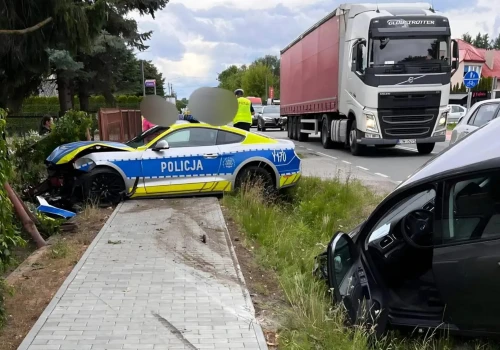Policyjny Ford Mustang rozbity w Radomiu. Służył zaledwie cztery miesiące