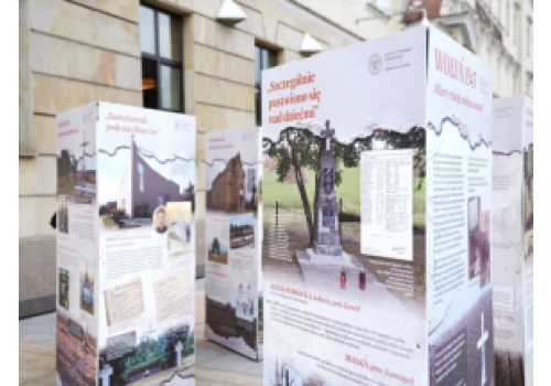 Wystawa o upamiętnieniach zbrodni wołyńskiej w nieistniejących wsiach