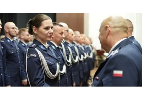 Święto Policji 2026 w Toruniu. Awanse i odznaczenia