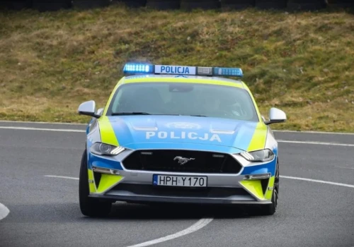 O tym radiowozie było głośno. Na razie jednak Ford Mustang nie pojeździ