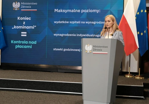 Lekarze mogą zarabiać mniej. Rząd wskazał konkretny limit i chce pilnować grafików
