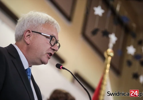 Świdnicki radny przez dwa lata nie wpisywał wrocławskiej posady do oświadczeń majątkowych. Ma zostać wiceprezydentem
