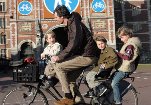 Dzieci będą podróżować za darmo transportem publicznym. Od kiedy?