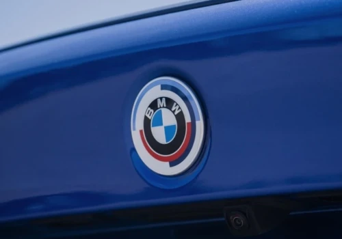 BMW 5 po liftingu przyłapane. Skurczy mu się ryjek