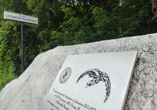 To miejsce nad Wisłą w Krakowie skrywa historię katastrofy lotniczej