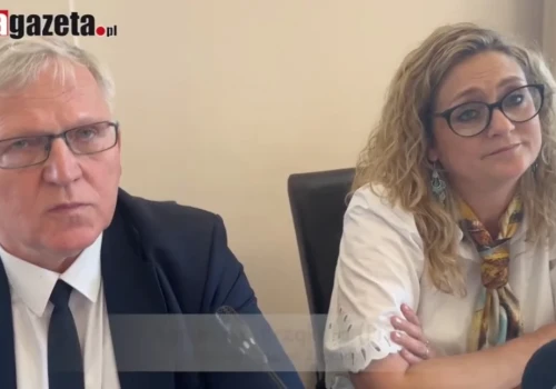 Dodatek za windę, której nie ma? Władze powiatu odpowiadają na zarzuty