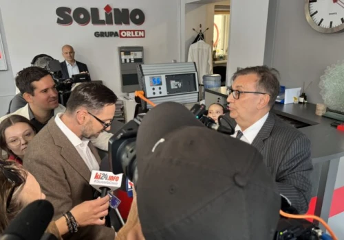 Europoseł Daniel Obajtek próbował wejść do zakładu IKS „Solino”, doszło do przepychanek