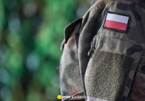 Mundur wojskowy odbiorą w paczkomatach. Wojsko prowadzi testy