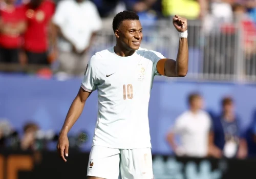 Kylian Mbappe lepszy niż Lionel Messi? Droga z piekła do nieba!