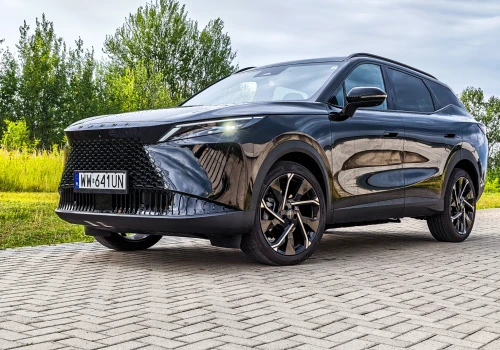 Polubicie się z tym chińskim autem. Test Omoda 7 Super Hybrid