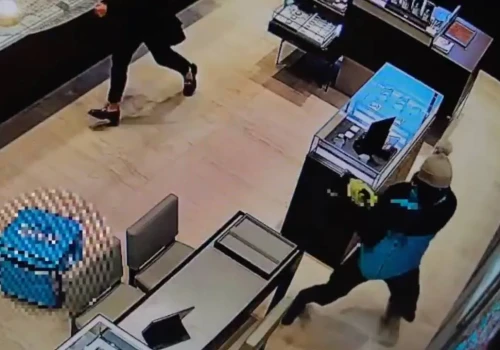 To był głośny skok na jubliera w Galerii Mokotów. Mężczyzna zatrzymany. WIDEO