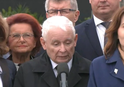 Awantura na miesięcznicy smoleńskiej. Kaczyńskiemu puściły nerwy, groził policjantom