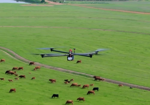 Ten dron spędził w powietrzu ponad 4 godziny. YouTuber pobił niesamowity rekord