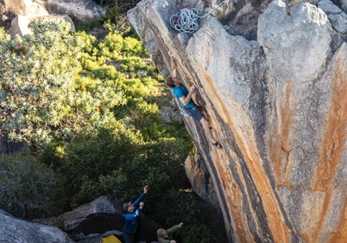 James Pearson zamienia pierwsze afrykańskie 9a na highball 8B+