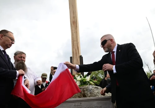 Braun odsłonił tablicę w Jedwabnem. Obchody 85. rocznicy zbrodni