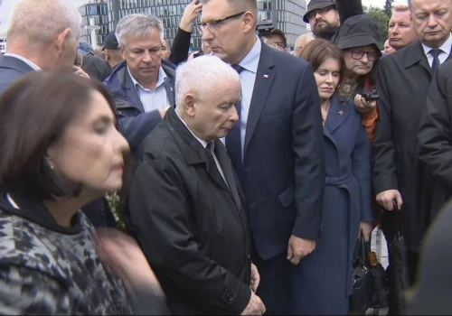 Awantura na miesięcznicy smoleńskiej. Kaczyński zapowiada 