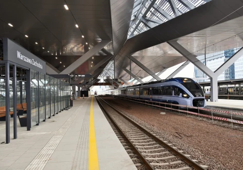 Pięciolatka została sama na peronie. Pociąg PKP Intercity ruszył dalej