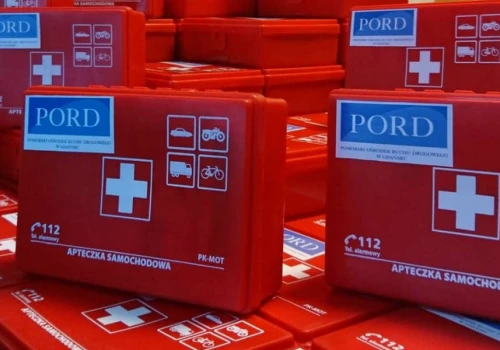 Rząd wprowadza obowiązkowe apteczki w osobówkach. Ale zwalnia wszystkich z obowiązku