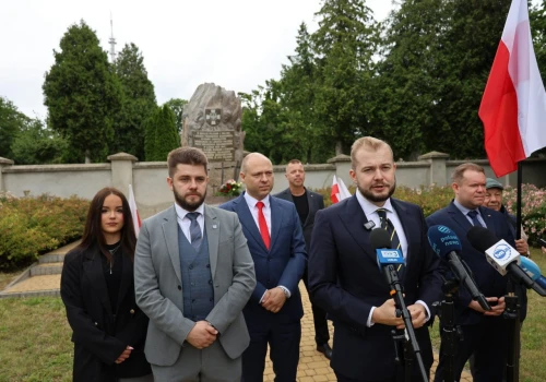Spór o pamięć Wołynia i partnerstwo ze Lwowem. PiS żąda reakcji prezydenta Lublina
