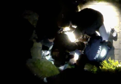 Brutalne zabójstwo w Jędrzejowie. Nocna obława, policja ujęła 19-latka