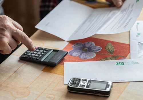 Taką emeryturę dostanie kobieta po 10 latach pracy. Kwota nie starcza na podstawowe wydatki
