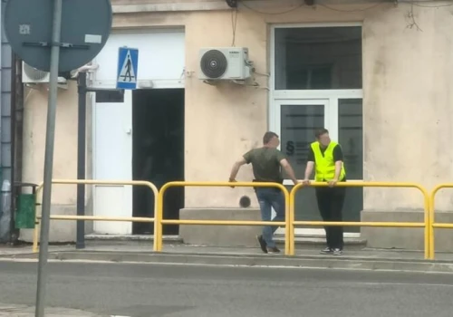 Kolejny cios w nielegalny hazard w Piotrkowie. KAS zabezpieczyła automaty i gotówkę