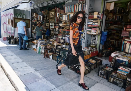 PRM przenosi lato do Aten. Kampania Summer Society pokazuje, że moda zaczyna się od idei