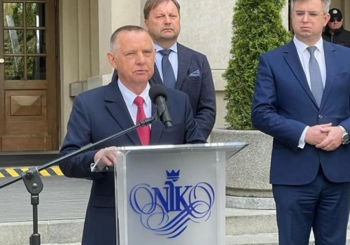 Działania na szkodę państwa. Akt oskarżenia przeciwko Banasiowi, byłemu prezesowi NIK