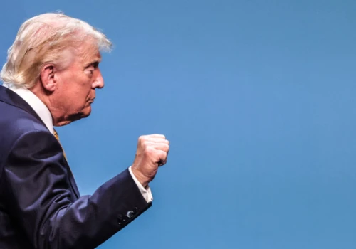 Trump ogłasza: Rozmowy z Iranem trwają mimo braku rozejmu