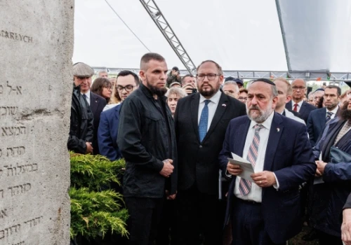 Rocznica zbrodni w Jedwabnem. Przedstawiciele środowisk prawicowych domagali się ekshumacji